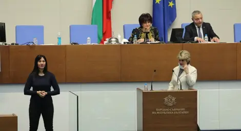 Дълго чаканият от глухата общност Закон за жестовия език вече е факт