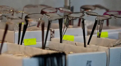 Очилата с диоптри, продавани на улицата, сериозно увреждат зрението