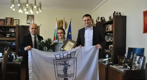 Кметът Стоилов пожела успех на  Деси Карагьозова в &bdquo;Карнеги Хол&ldquo;