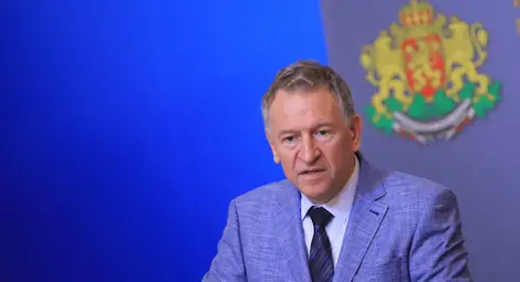 Стойчо Кацаров: Зеленият сертификат работи, 250 000 ваксини са поставени за 2 седмици