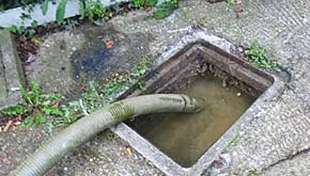 Септичните ями събират на стадиона Кулата и Долапите Септичните ями събират на стадиона Кулата и Долапите