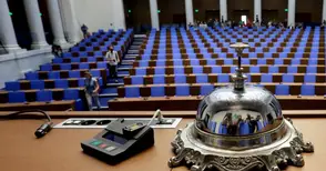 Новите депутати: Два мандата за ГЕРБ-СДС, по един за „Възраждане“, ПП-ДБ, „ДПС-Ново начало“, ИТН и БСП