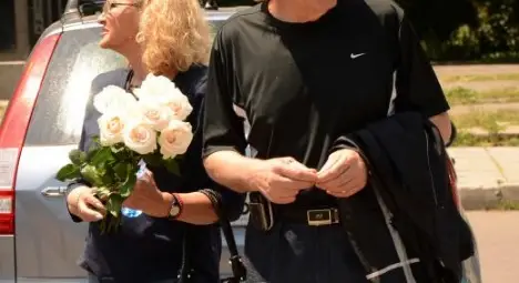 Борислав Грънчаров: Въпреки рака си пуша цигари, пия си по малко уиски и си казвам: „Каквото Господ реши!” Борислав Грънчаров: Въпреки рака си пуша цигари, пия си по малко уиски и си казвам: „Каквото Господ реши!”