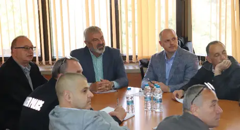 Учение проиграва действията при обезвреждане на нефтен разлив след сблъсък на кораби в Дунав край Русе Учение проиграва действията при обезвреждане на нефтен разлив след сблъсък на кораби в Дунав край Русе