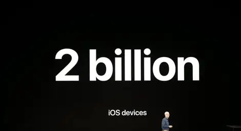 "Епъл" пускат на пазара гигантски iPhone 