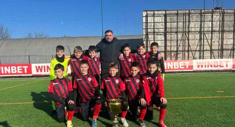 Русенският &bdquo;Атлетико&ldquo; вдигна купата &bdquo;Мартин Дечев&ldquo;