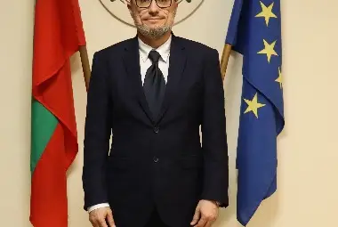 Орлин Пенков: Днес нашата битка не е на бойните полета, а е преди всичко за честно управление, за институции, които служат на обществото, за държава, в която правилата важат за всички Орлин Пенков: Днес нашата битка не е на бойните полета, а е преди всичко за честно управление, за институции, които служат на обществото, за държава, в която правилата важат за всички