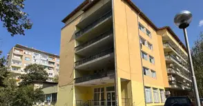 Правят три апартамента и два изолатора при ремонта на дом „Възраждане“