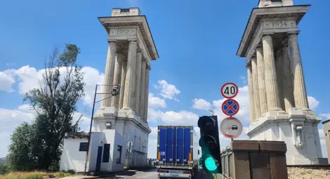 Драгомир Драганов и Йордан Вълчев провериха въведената организация на движение за ремонта на Дунав мост при Русе