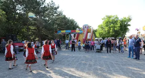 Славка Калчева пя на  празника на Полско Косово