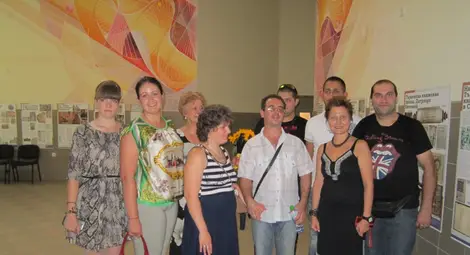 Студенти си помагат с внушения  да разрешават социални проблеми