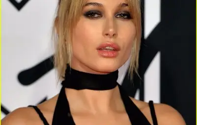 „Максим“ обяви Хейли Болдуин за най-сексапилната жена „Максим“ обяви Хейли Болдуин за най-сексапилната жена