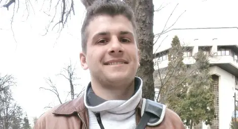 Внезапна първа главна роля сбъдва мечтата на Владимир Буриянов да е певец Внезапна първа главна роля сбъдва мечтата на Владимир Буриянов да е певец