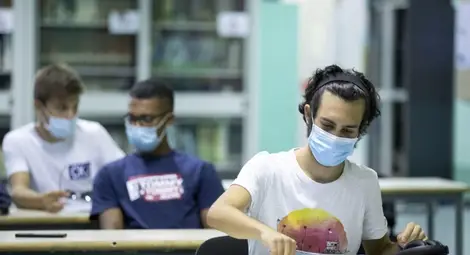 Едва 4 на 1000 паралелки в страната са карантинирани