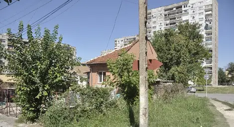 Правят кръгово кръстовище на &bdquo;Чипровци&ldquo; и &bdquo;Шипка&ldquo;