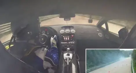 Lamborghini Gallardo вдига 402 км/ч, запалва се (видео)