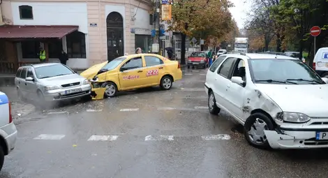 70-годишен предизвика верижна катастрофа