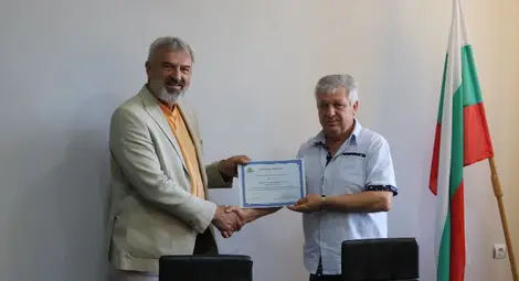 Драгомир Драганов: Не е нормално областният управител да стои в кабинета си и да се ориентира за случващото в региона само по документи Драгомир Драганов: Не е нормално областният управител да стои в кабинета си и да се ориентира за случващото в региона само по документи