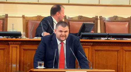 Конституционният съд трябва да изслуша Делян Пеевски Конституционният съд трябва да изслуша Делян Пеевски