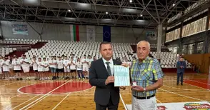 Златна значка „Русе“ за бащата на бадминтона в Русе