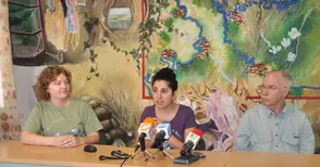 Светила на зоологията изследват прилепите в пещерите на Табачка