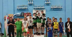 Бадминтонът със златна купа на държавното