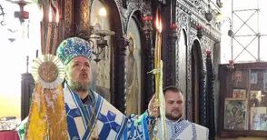 100-годишният храм „Свети Георги“ в Бяла получи част от мощите на покровителя си