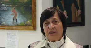 Самоука художничка нареди  свои картини в Мол Русе