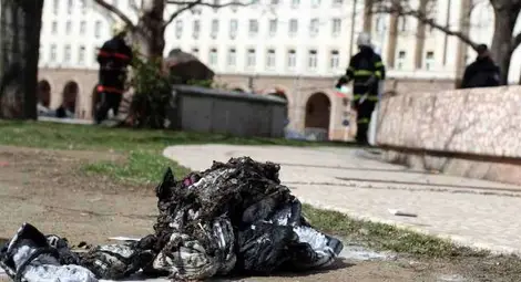 Мъж се самозапали пред президентството