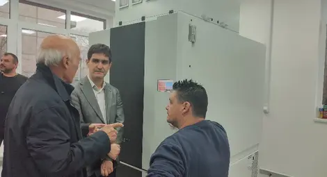 Русенският университет въведе в експлоатация климатичната камера TESTA -1000