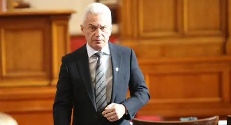 Сидеров: Сваляме правителството, ако подкрепи санкции срещу Русия