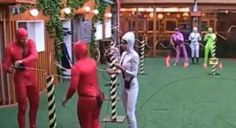 Ток удари виповете отзад