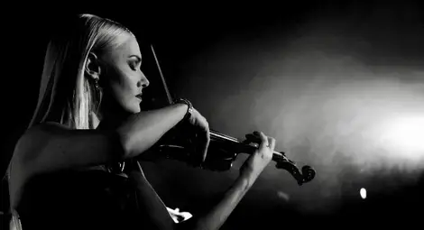 Тригодишна стипендия помага на Звезделина да влезе в света на световните музиканти Тригодишна стипендия помага на Звезделина да влезе в света на световните музиканти