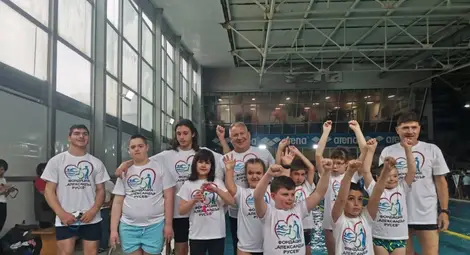 Децата на &bdquo;Александър Русев&ldquo; с шампионско плуване в София