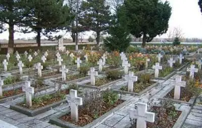 Оскверниха военното гробище в Тутракан 