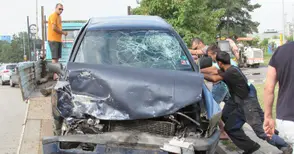 23-годишен махмурлия нацели колоната на жп мост