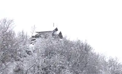 Храм на над 1000 метра височина затиска върха на вулкан с най-тежкото &ndash; греховете на хората