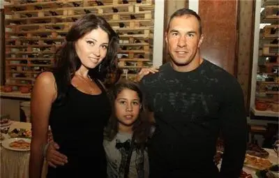 Съпругата на убития командос: Нека моят герой бъде пример за бъдещите мъже на България Съпругата на убития командос: Нека моят герой бъде пример за бъдещите мъже на България