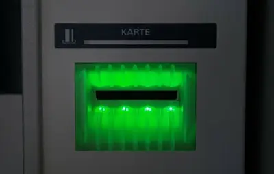 Опашки пред банкомат в Англия, пуска двойно повече пари