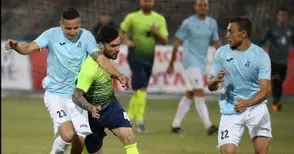 Играта свърши. Кучетата си  лаят, концесията си върви