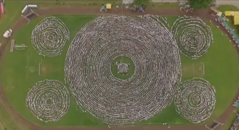 Румънци поставиха рекорд на &bdquo;Гинес&rdquo; за най-дългото хоро в света