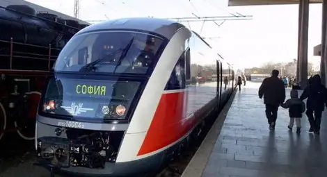 Влакът София &ndash; Варна излезе от релсите