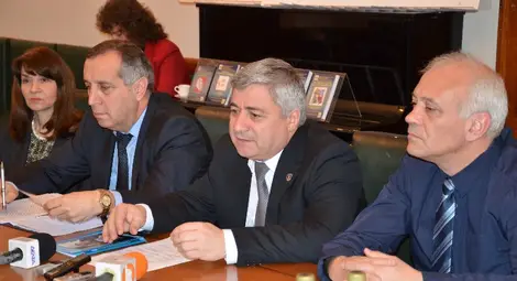 Университетът първи в страната приема онлайн документи за кандидатстване