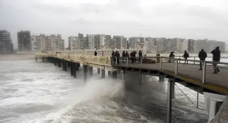 Ураган унищожава и сее смърт из Европа /Видео/ Ураган унищожава и сее смърт из Европа /Видео/