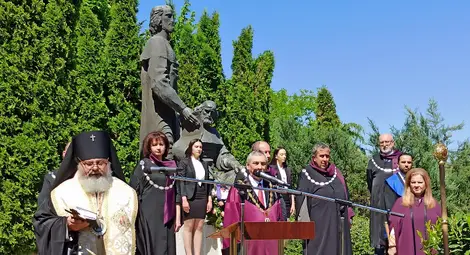 Великотърновският университет чества 30 години от създаването на първия извънстоличен Юридически факултет /галерия/