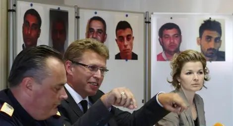 Втори камион-ковечег на българските трафиканти едва не затрил 81 души в Австрия Втори камион-ковечег на българските трафиканти едва не затрил 81 души в Австрия