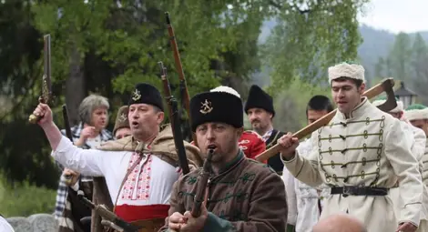 Априлското въстание: Българската революция - морална и с оръжие Априлското въстание: Българската революция - морална и с оръжие