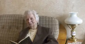 Надежда Каменополска мечтае за сцена, а застава на най-трудната - учителската