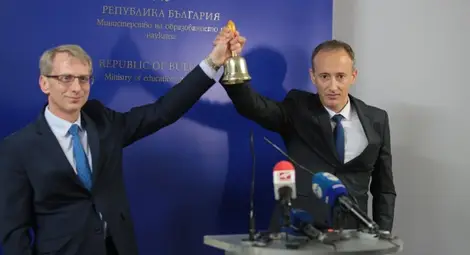 Новият министър в МОН срещу агресията в училище Новият министър в МОН срещу агресията в училище