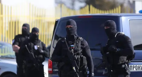 10 души са задържани при акцията срещу наркодилъри